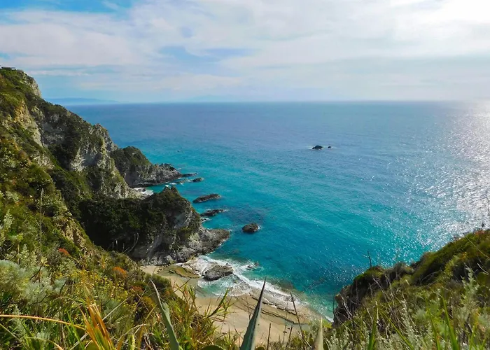 Lovely Apartment In Ricadi With Wifi Apartment *