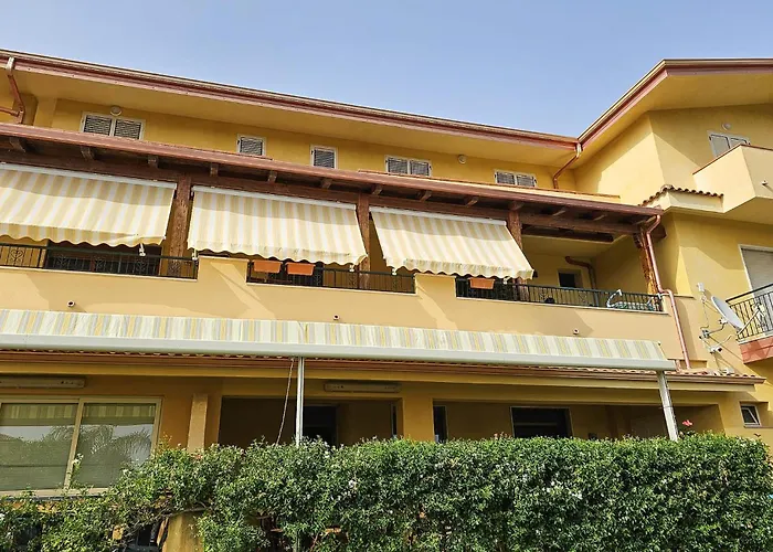 Lovely Apartment In Ricadi With Wifi