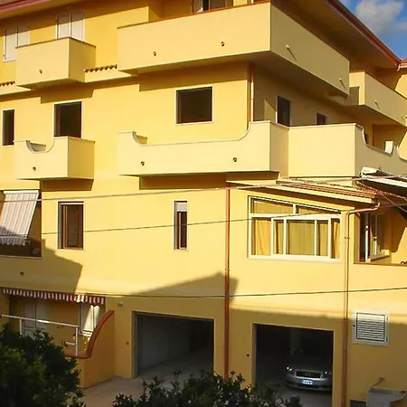 דירה Lovely Apartment In Ricadi With Wifi
